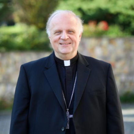 Távozik Magyarország apostoli nunciusa